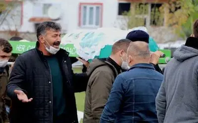 İp atlarken kalp krizi geçirerek hayatını kaybeden genç kız toprağa verildi
