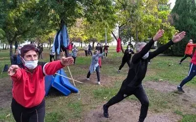 Büyükşehir’den fiziksel mesafeli sabah sporu
