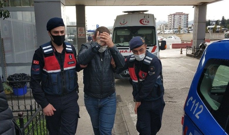 Hırsızlık suçundan 4 yıl 7 ay25 gün cezası bulunan şahıs tutuklandı - Samsun’da hırsızlık suçundan hakkında hapis cezası bulunan bir kişi jandarmanın takibi sonucu yakalandı ve tutuklanarak cezaevine gönderildi.