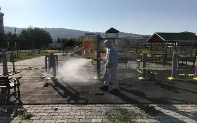 Parklar çocuklar için dezenfekte ediliyor
