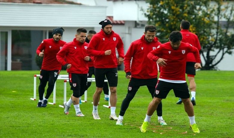 Samsunspor’da futbolcu testlerinintamamı negatif çıktı - 19 testinde tüm futbolcuların sonucu negatif çıktı.