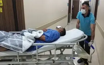 Babasının bıçakladığı şahsı taburcu olunca kardeşi vurdu
