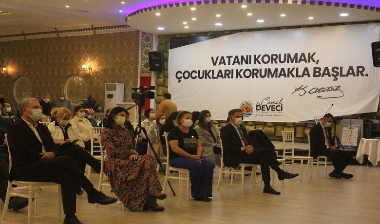 Atakum’da ’Çocuk Meclisi’ kurulacak,bütçenin bir kısmını onlar yönetecek - Atakum Belediye Başkanı Cemil Deveci, "Çocuk Meclisi" kuracaklarını, belediye bütçesinin belli bir kısmını çocukların kararına bırakacaklarını açıkladı.