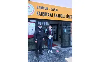 Samsun polisi öğrenciyi son anda sınava yetiştirdi
