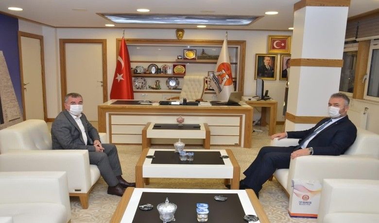 Havza ve 19 Mayıs’ta amaçhalka daha iyi hizmet etmek - 19 Mayıs Belediye Başkanı Osman Topaloğlu ile Havza Belediye Başkanı Sebahattin Özdemir ile bir araya gelerek çalışmalar hakkında birbirlerine bilgilendirmelerde bulundular.