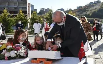 OMÜ Vakıf Koleji’nde Öğretmenler Günü
