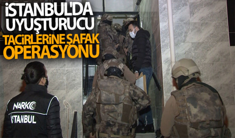 İstanbul'da uyuşturucutacirlerine şafak operasyonu - İstanbul Emniyet Müdürlüğü Narkotik Suçlarla Mücadele ekipleri, uyuşturucu ticareti yapan ve kullanan şahıslara yönelik çok sayıda adrese eş zamanlı operasyon düzenledi. Adreslere yapılan baskınlarda aranan şüpheliler gözaltına alındı.BUGÜN NELER OLDU?