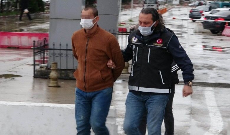 Samsun’da sokak satıcılarına operasyon: 6 gözaltı
 - Samsun’da narkotik polisi tarafından sokak satıcılarına yönelik düzenlenen operasyonda 6 kişi gözaltına alındı.