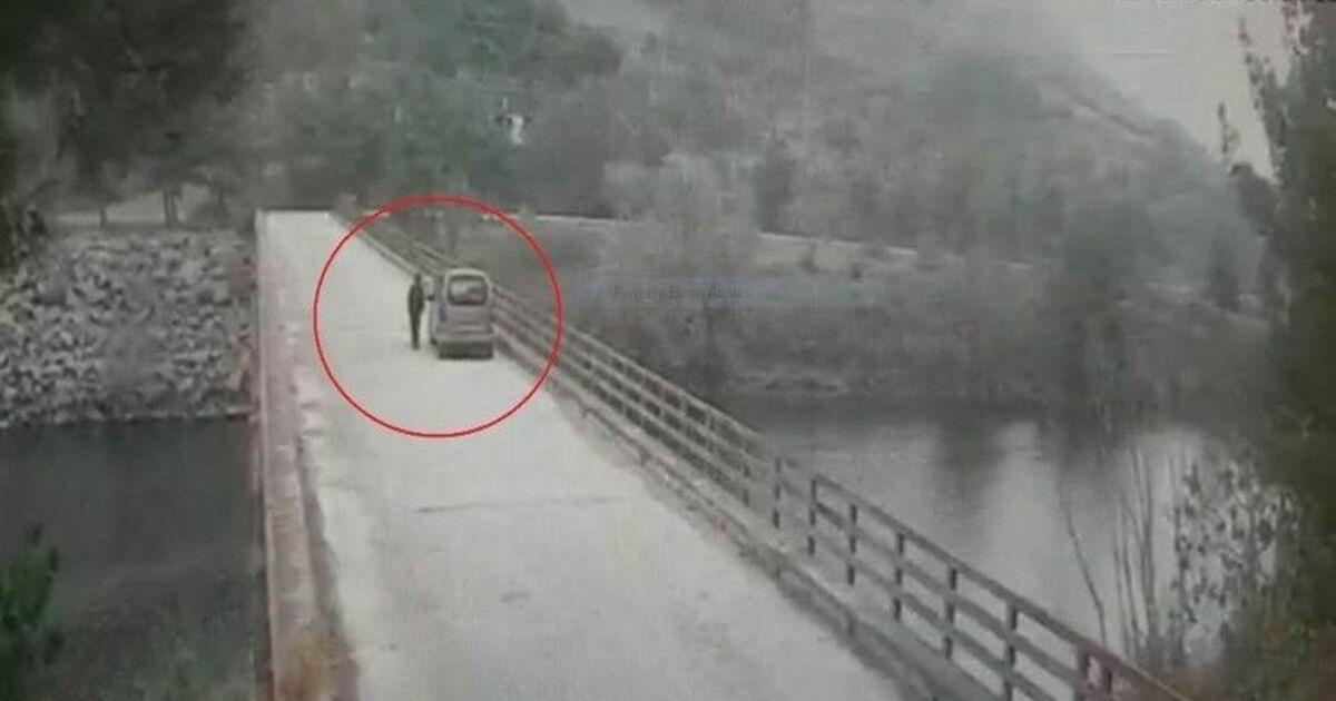 Baraj gölünde kaybolan kadının atlama anı kameraya yansıdı
