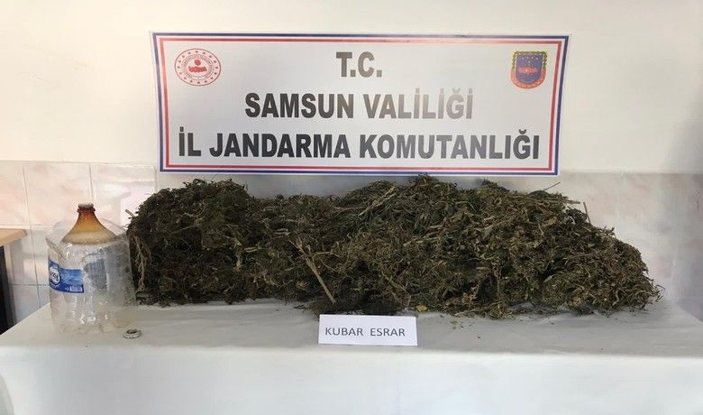 Altınova Köyünde 6 kilo uyuşturucu ele geçti - Samsun’un Bafra ilçesinde 6 kilo 150 gram uyuşturucu ile yakalanan 2 şahıs adliyeye sevk edildi.