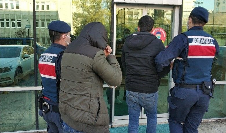 Uyuşturucudan adliyeye sevk edilen2 kişi serbest bırakıldı - Samsun’da jandarma ekipleri tarafından düzenlenen 2 ayrı uyuşturucu operasyonunda gözaltına alınan 2 kişi mahkemece serbest bırakıldı.