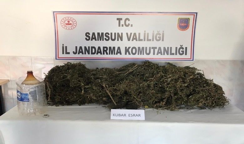 Uyuşturucu operasyonuna 1 tutuklama - Samsun’un Bafra ilçesinde 6 kilo 150 gram uyuşturucu ile yakalanan 1 kişi tutuklandı, 1 kişi de adli kontrol şartıyla serbest kaldı.