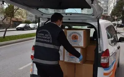 Büyükşehirden sıcak yemek ve gıda kolisi