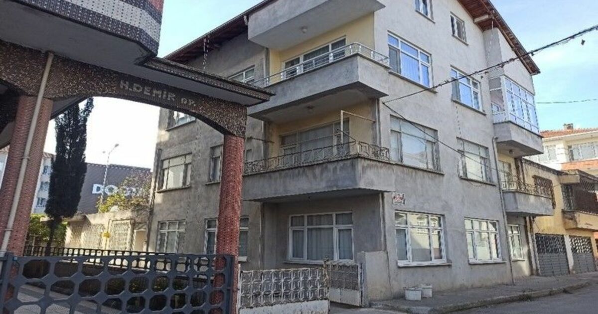 Hırsızlar, girdikleri dairelerden elleri boş ayrıldı