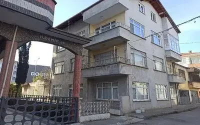 Hırsızlar, girdikleri dairelerden elleri boş ayrıldı