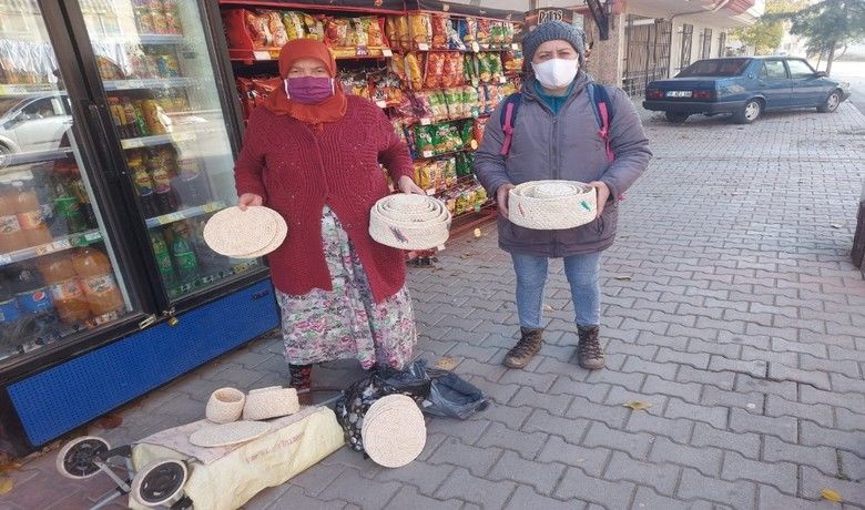 BAFRASTA’lı kadınlar üretiyor - Samsun Bafra Umut Derneği pandemi surecinde kadınlara destek amaçlı çalışmalarını sürdürüyor.