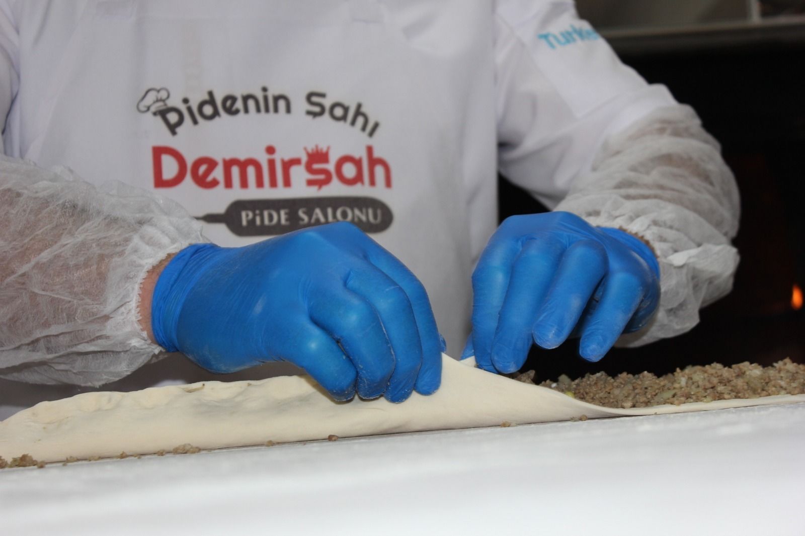 Pidenin sahi demirsah pide salonu yasin usta ile hizmetinizde 8c5fa253