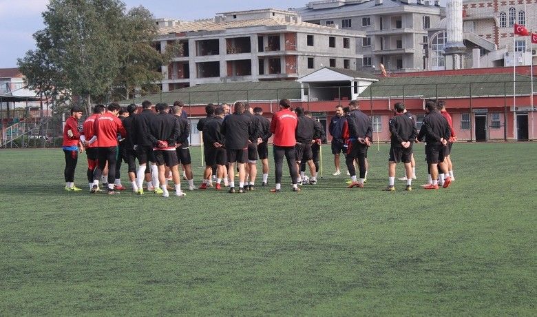 Yelek: "Bizim için zorlu bir maç olacak"
 - Çarşambaspor Teknik Direktörü Kenan Yelek, deplasmanda karşılaşacakları Osmaniyespor maçını değerlendirerek, "Bizim için zorlu bir maç olacak. İnşallah puanı alıp geleceğiz. Hedefimiz üst sıralarda yer almak" dedi.