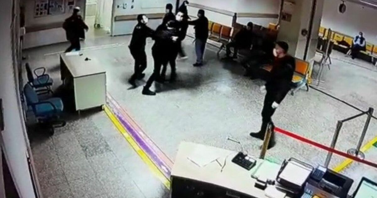 Doktora bıçakla saldıran şahıs hakim karşısında