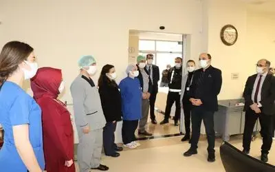 Hastaneyi yakmak isteyen hastayı durduran hemşirelere teşekkür
