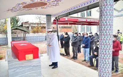 Koronadan ölen polis memuru toprağa verildi
