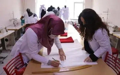 Sağlık çalışanlarının kıyafetleri ev hanımlarından
