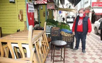 Samsun’da 20 yıllık kafeci pandemide ’manav’ oldu
