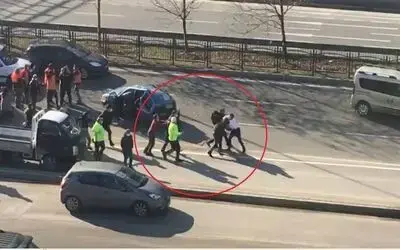 Maddi hasarlı kaza sonrası taraftar birbirine girdi: 4 yaralı
