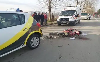 Motosiklet sürücü adayı aracına çarptı: 1 yaralı
