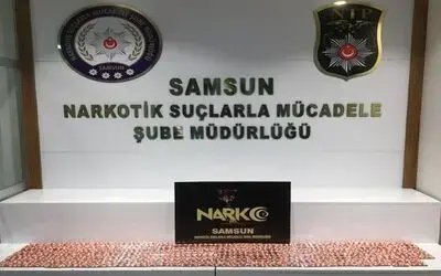 Yunus polisleri şüpheli araçtan uyuşturucu hap ele geçirdi

