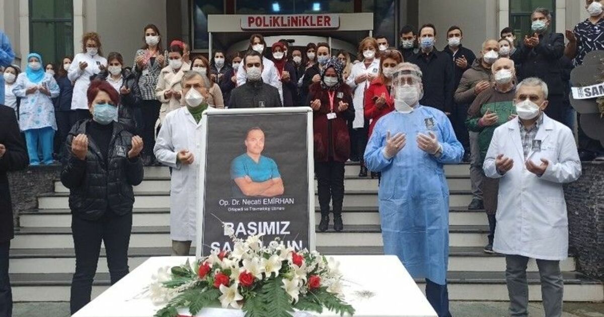 Korona virüsten hayatını kaybeden ortopedi doktoru için tören