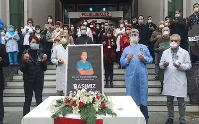 Korona virüsten hayatını kaybeden ortopedi doktoru için tören