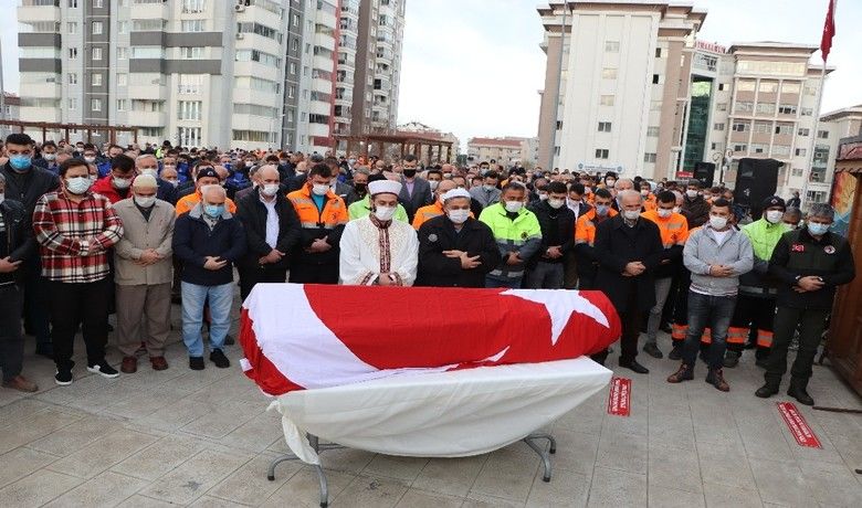 Servis kazasında ölen işçilere hüzünlü veda
 - Samsun’un Atakum ilçesinde servis aracı kazasında hayatını kaybeden 2 işçi için belediye önünde düzenlenen törende duygusal anlar yaşandı.