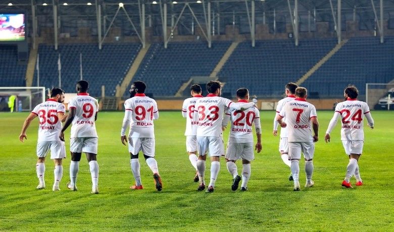 İlk devrenin topa ençok sahip olan takımı: Samsunspor - TFF 1. Lig’de Samsunspor, ligin ilk devresinde ’topa en çok sahip olan’ ve ’maç başına en çok şut çeken’ takım oldu.