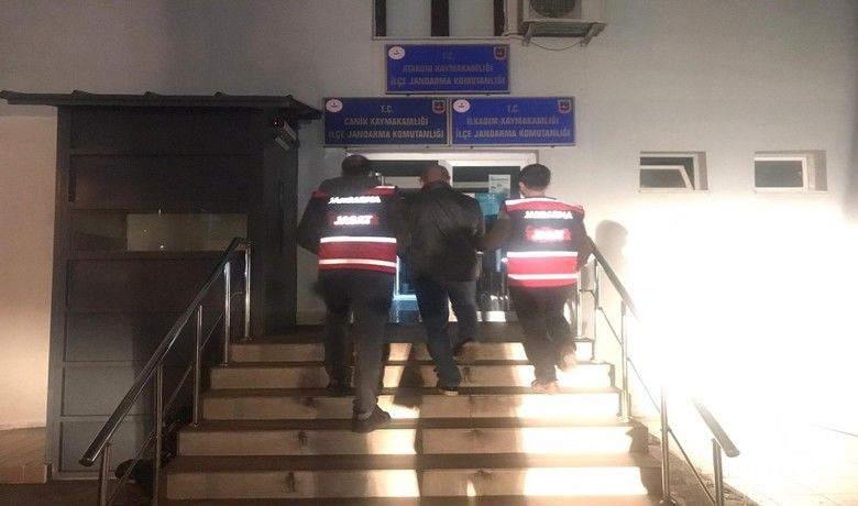 Jandarma dedektiflerinden kaçış yok
 - Samsun’da hakkında 10 yıl kesinleşmiş hapis cezası bulunan bir şahıs, jandarma tarafından yakalanarak gözaltına alındı.