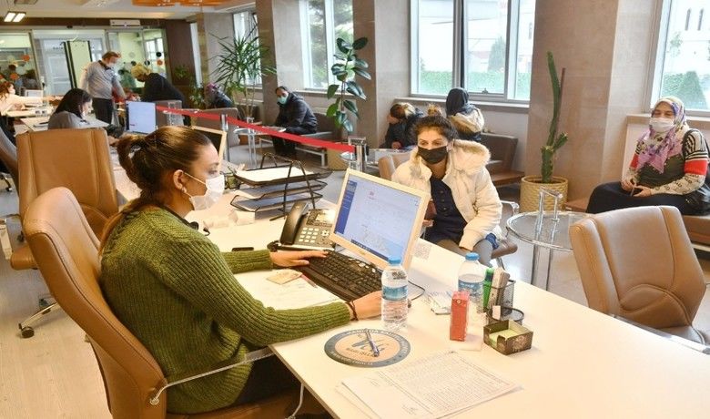 74 bin başvuru ve242 bin çağrıyı çözüme kavuşturdu - Samsun Büyükşehir Belediyesi Çözüm Merkezi’ne 2020 yılında gelen 74 bin 283 başvuru ile 242 bin 39 çağrıyı değerlendirerek çözüme kavuşturdu.