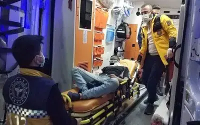 Sokak ortasında 3 kişi tarafından hastanelik edildi
