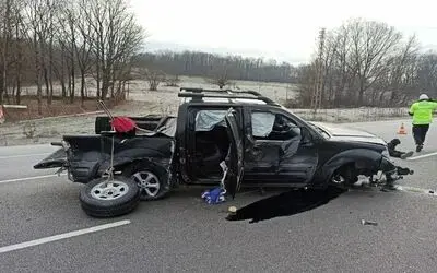 Samsun’da kamyonet su kanalına girip bariyere çarptı: 2 yaralı
