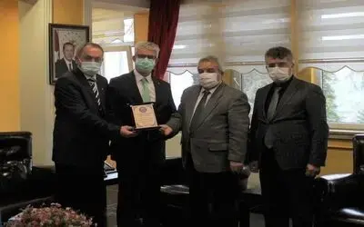 Eğitime tablet desteğine teşekkür plaketi
