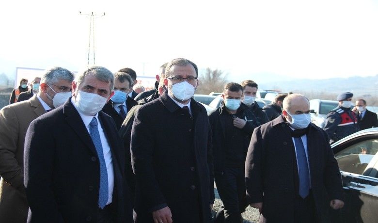 Bakan Kasapoğlu Çarşamba’daspor tesislerini inceledi - Gençlik ve Spor Bakanı Dr. Mehmet Muharrem Kasapoğlu, Çarşamba ilçesinde çeşitli ziyaretlerde bulundu.