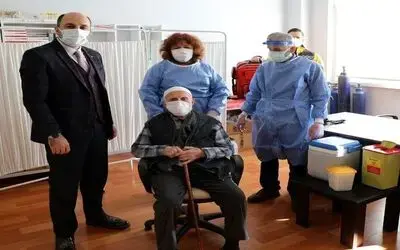 Huzurevi sakinlerine korona aşısı
