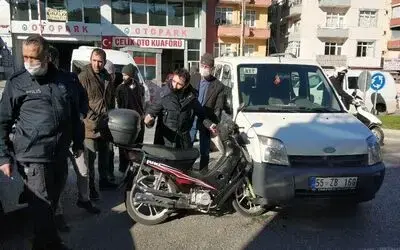 Samsun’da motosiklet hafif ticari araçla çarpıştı: 1 yaralı
