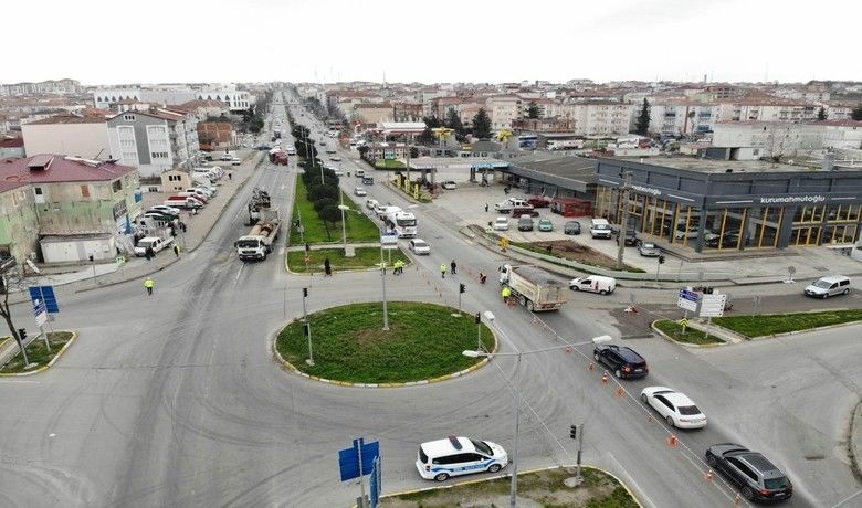 Kılıç: "Bafra’daki birlikteliksorunları ortadan kaldırıyor" - Bafra Belediye Başkanı Hamit Kılıç, "Bafra’mızda sorunların ortadan kaldırılmasına yönelik Cumhur İttifakı ruhuna uygun bir birliktelik ortaya koyuyoruz. Bu birliktelik ve uyum ilçede yıllardır devam eden sorunların birer birer ortadan kalkmasına vesile oluyor” dedi.