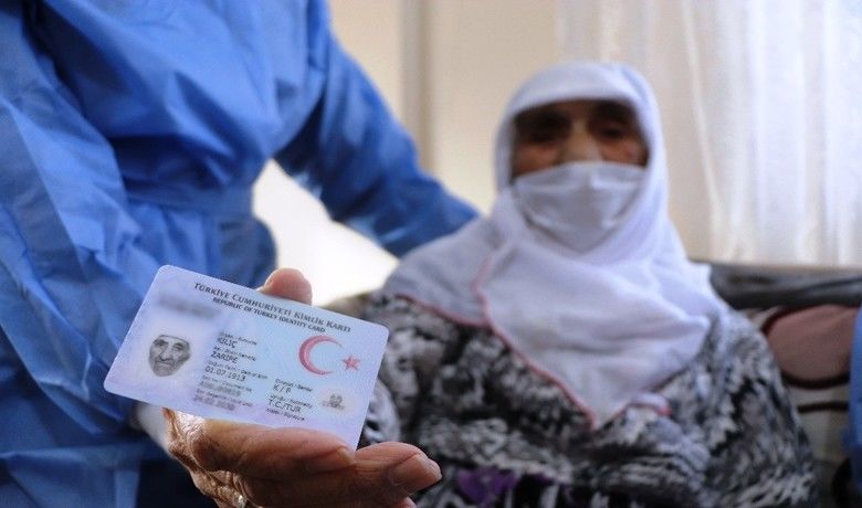 Asırlık nineye korona aşısı
 - Samsun’da yaşayan 108 yaşındaki Zarife Kılıç, evlerine gelen sağlık ekipleri tarafından korona virüs aşısı oldu. 108 yaşındaki asırlık çınar gelen sağlıkçılara teşekkür etti.