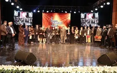 "Bana Türkünü Söyle"de final heyecanı
