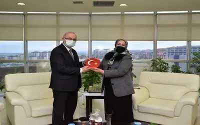 Çarşambalı kadınlardan Rektör Ünal’a yöresel ürünler
