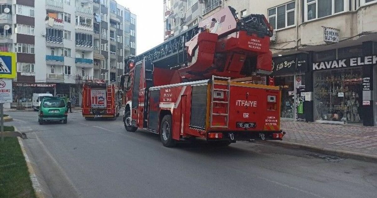 Çatıda mangal keyfi polisi ve itfaiyeyi alarma geçirdi
