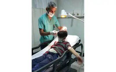 6 yaşındaki çocuk 13 yaşındaki ağabeyini odunla hastanelik etti
