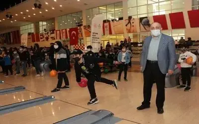 100’ü Türk 200 öğrenci eğitimlerini tamamladı
