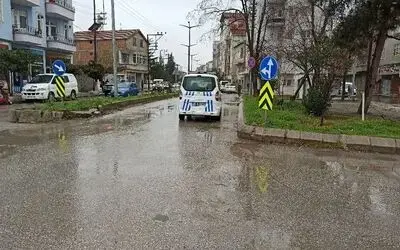 Yaşlı çifte çarpan sürücü kaçtı
